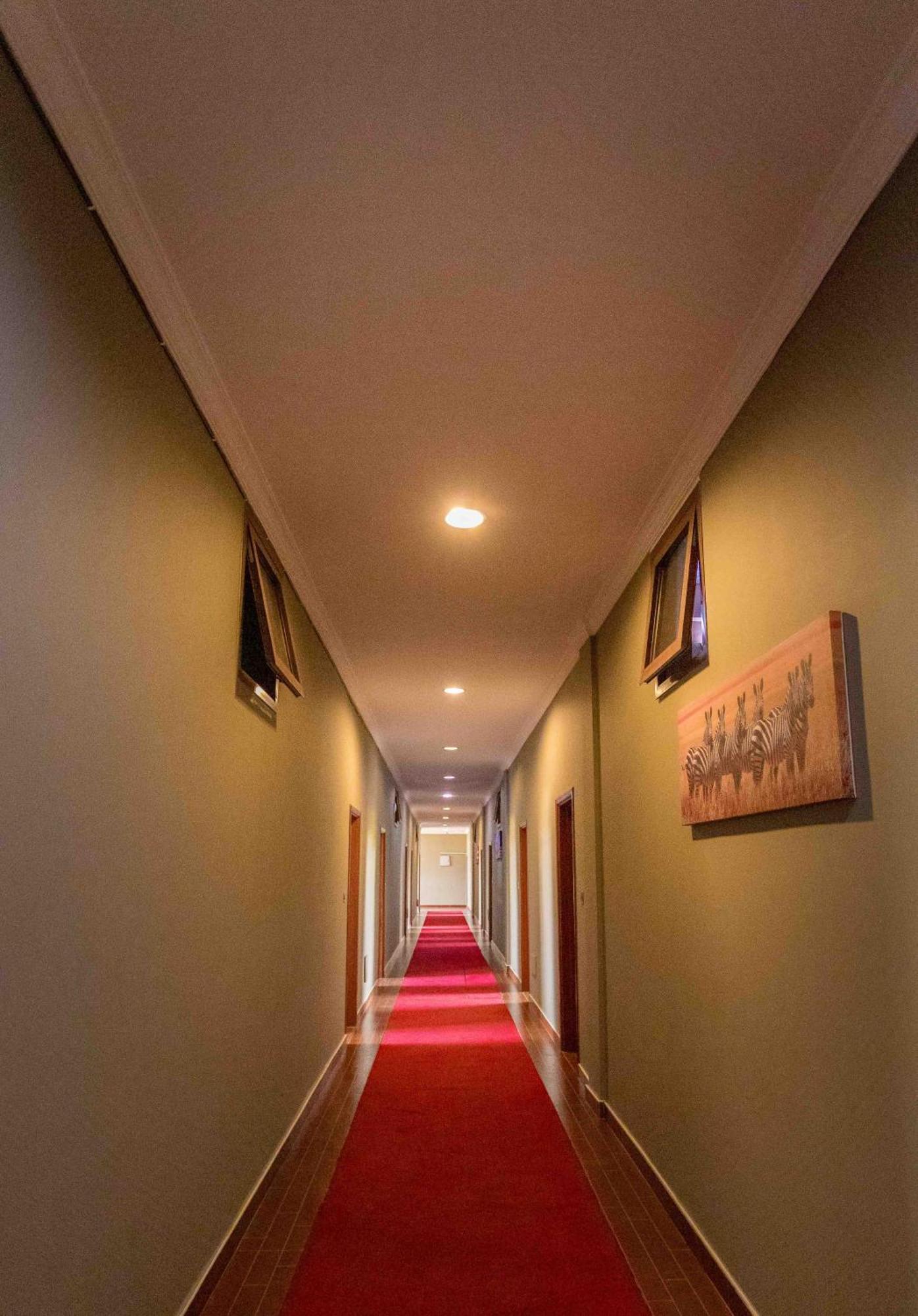 Panone Hotels - King'Ori Kilimanjaro Airport Моші Екстер'єр фото
