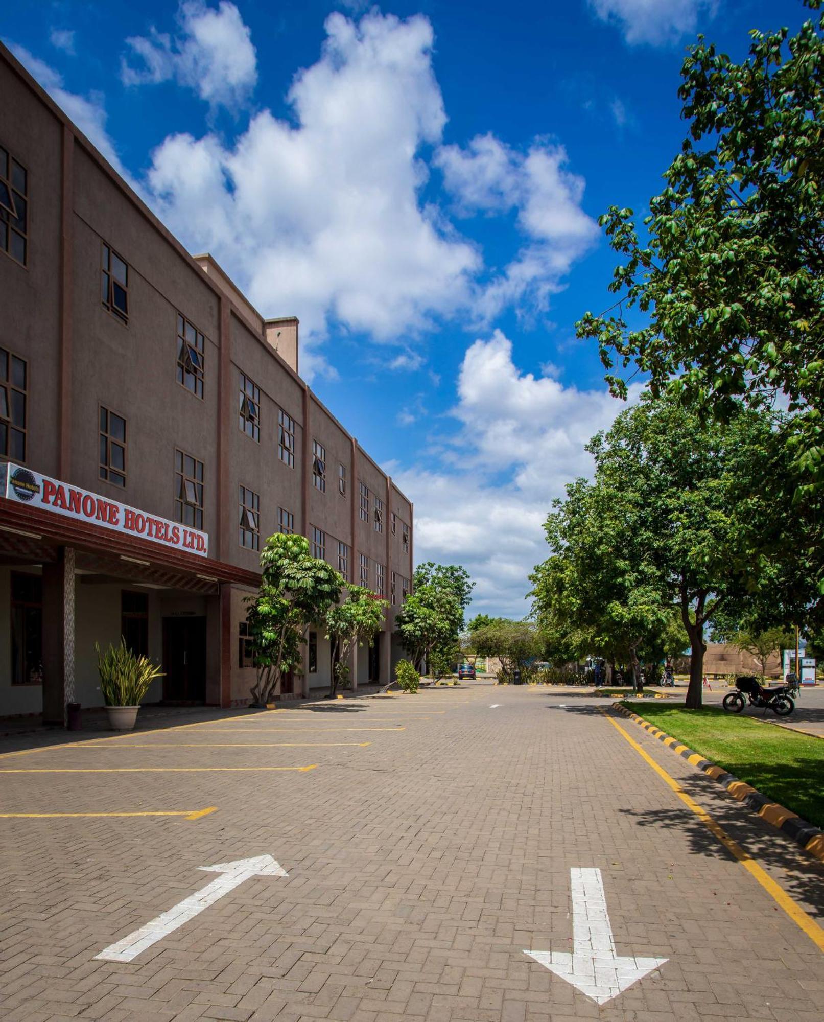 Panone Hotels - King'Ori Kilimanjaro Airport Моші Екстер'єр фото